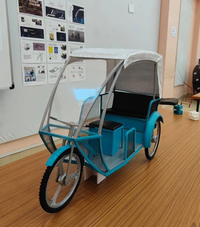 Scale model of the redesigned Dipbahan EV