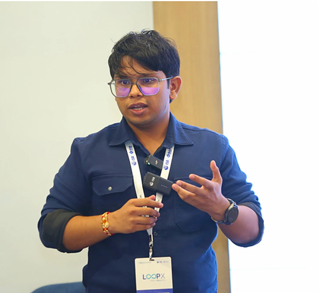 Shivansh Fulper pitching EcoFresh at the LoopX Accelerator, ISB Hyderabad